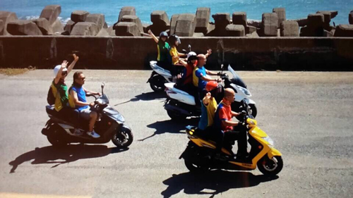 說明: 董事長環(huán)臺灣游.jpg